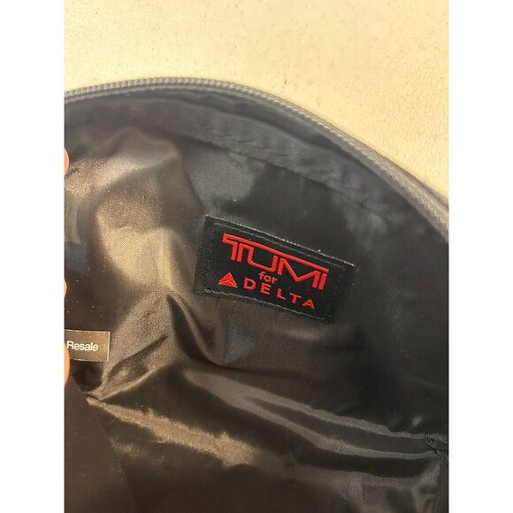 Tumi for Delta 1st class travel mini Case New - Picture 4 of 4